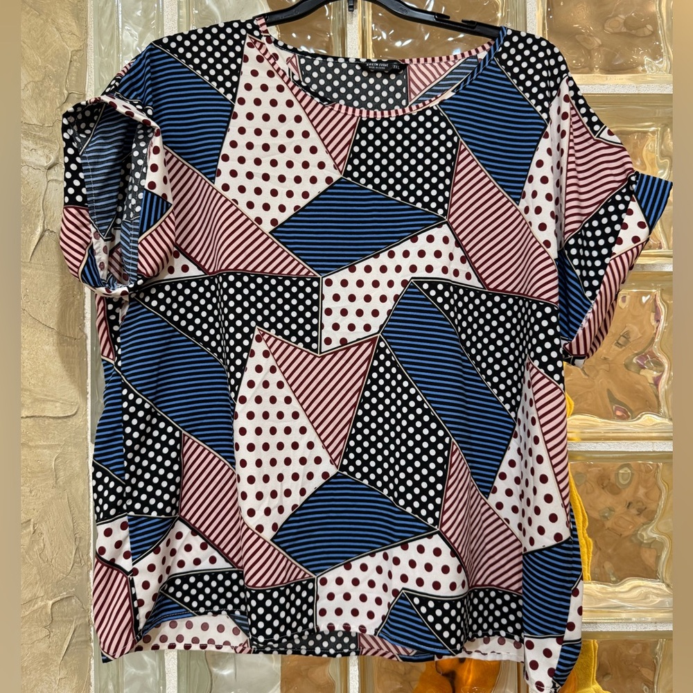 SHEIN Boxy Graphic Blouse Blue Red